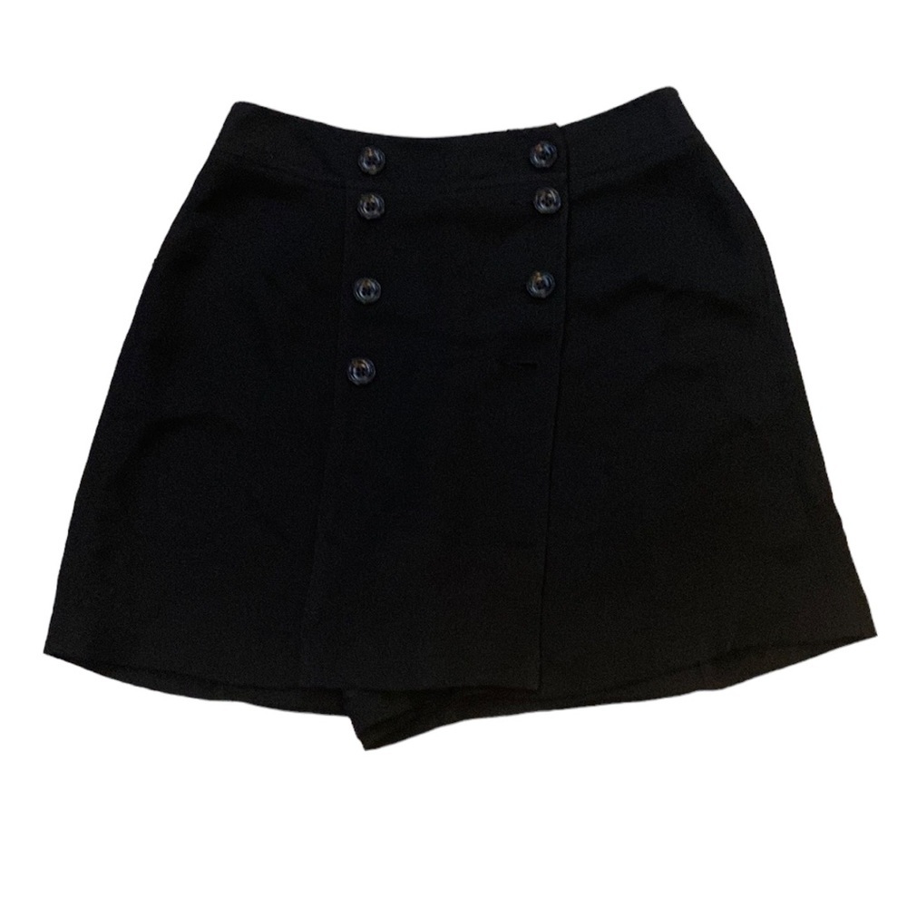 Banana Republic Black Wrap-Around Skirt  Double-Button Size 8 Closing buttons